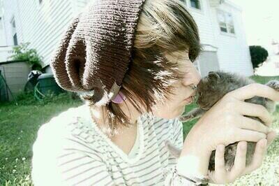 #RP Hey im Carter I'm gay/16/single. I NEED HUGGLES PLZ. @lolalink2012 is my bestis freind.  #RP