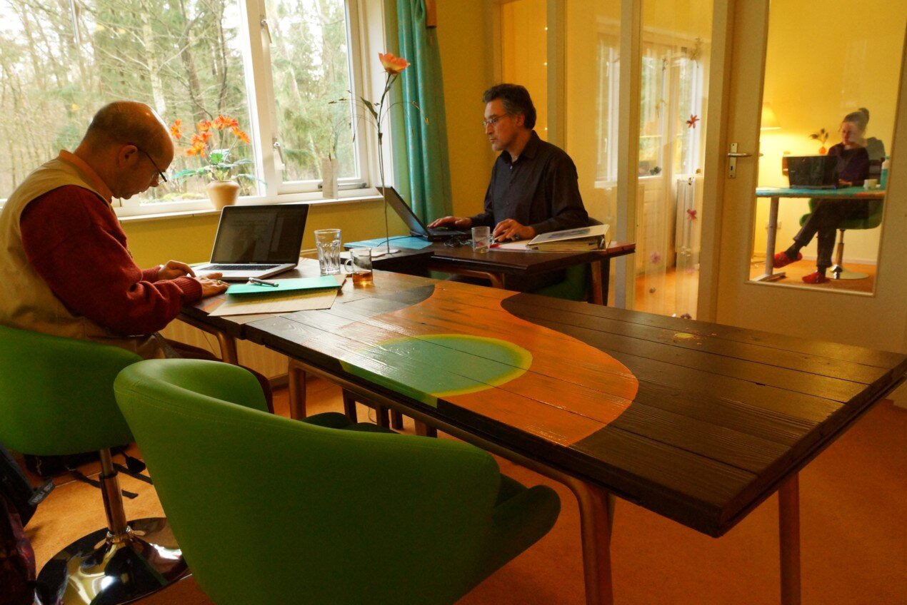 Flow Workspace - Flexibele werkplekken voor Creatieve en Inspirerende ZZP'ers - Werken met Aandacht, Schoonheid en Gezondheid.