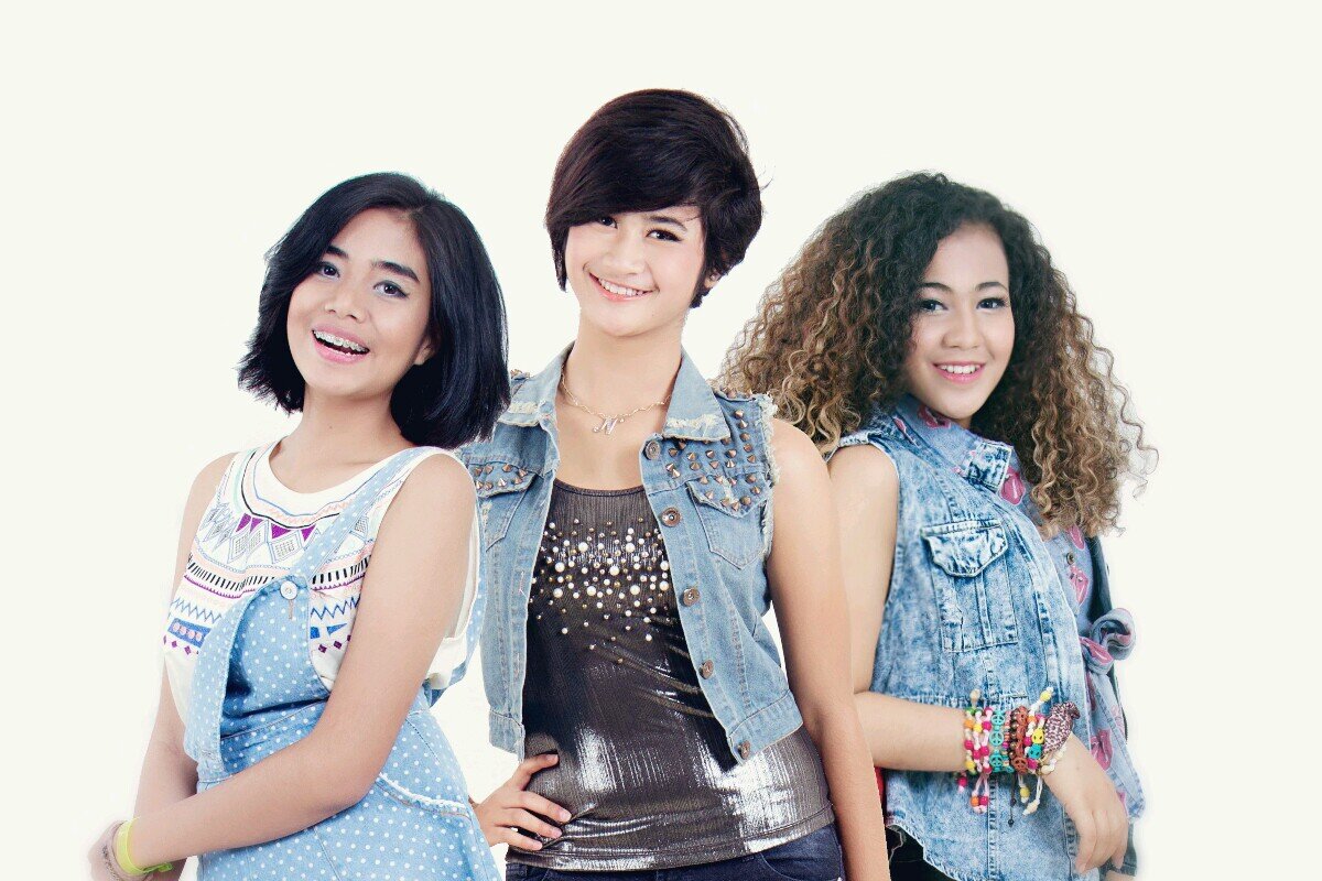 official twitter of Ilusia Girls 3 girls with a amaizing different voice in @XFactor_ID @AnnisaBaawad @Amaliazulazula @Inisssss | @ghanialbar 085717577811 |