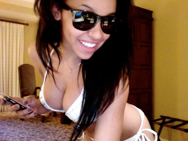 BonnieFassini's profile picture. If we talk, I better be the only one you're talking to.