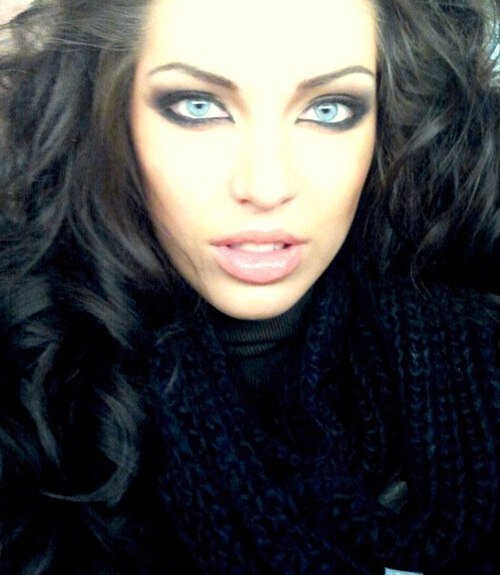 ValmaOdi's profile picture. To be honest, I hate seeing you flirt with someone else... it bothers me.