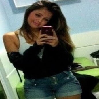 Things I love: listening music, ice cream, movies, beach, Miley Cyrus, EUA, tv, internet, love, smile, dog, God, amily, fiends, max ♥ radiate love