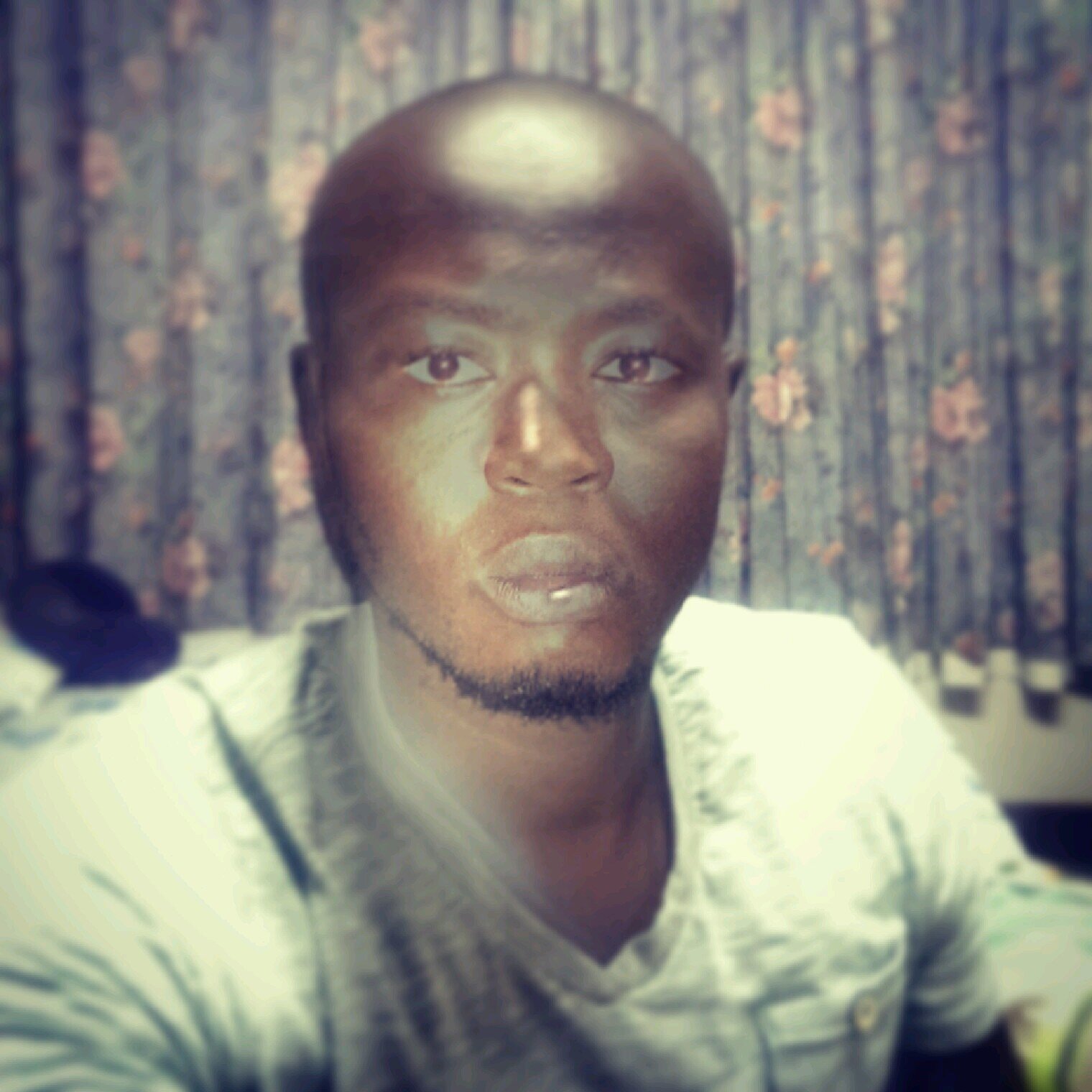 Civil Engineer-luv traveling around d world-always looking 4 a gud laugh