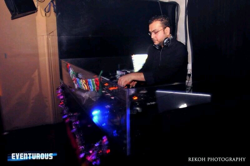 deejaykaval's profile picture. like wtf!