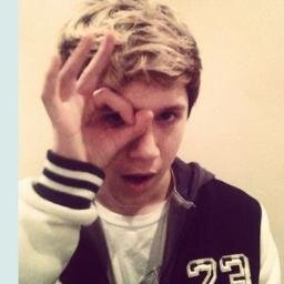 My Name is Niall Horan, I'm fallen angel. I'm gay. Roleplayer.