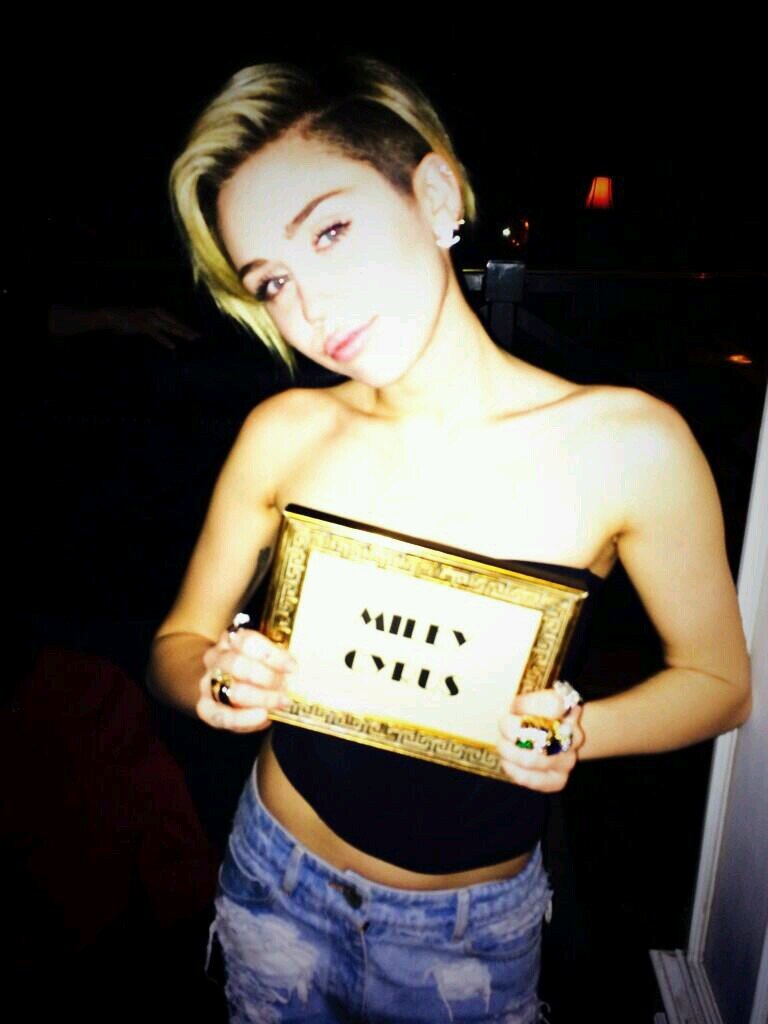 Bebea rubia la cerveza para acordarte de mi pelo| Stay Strong 19 |