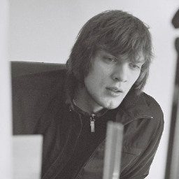 andrisr___'s profile picture. 