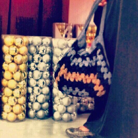 Im a Muslimah, a mother, a wife, a sister. I tweet randomly, some days more than others.  Follow my blog :-)
