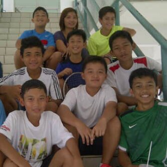 I Like to play tenis......
