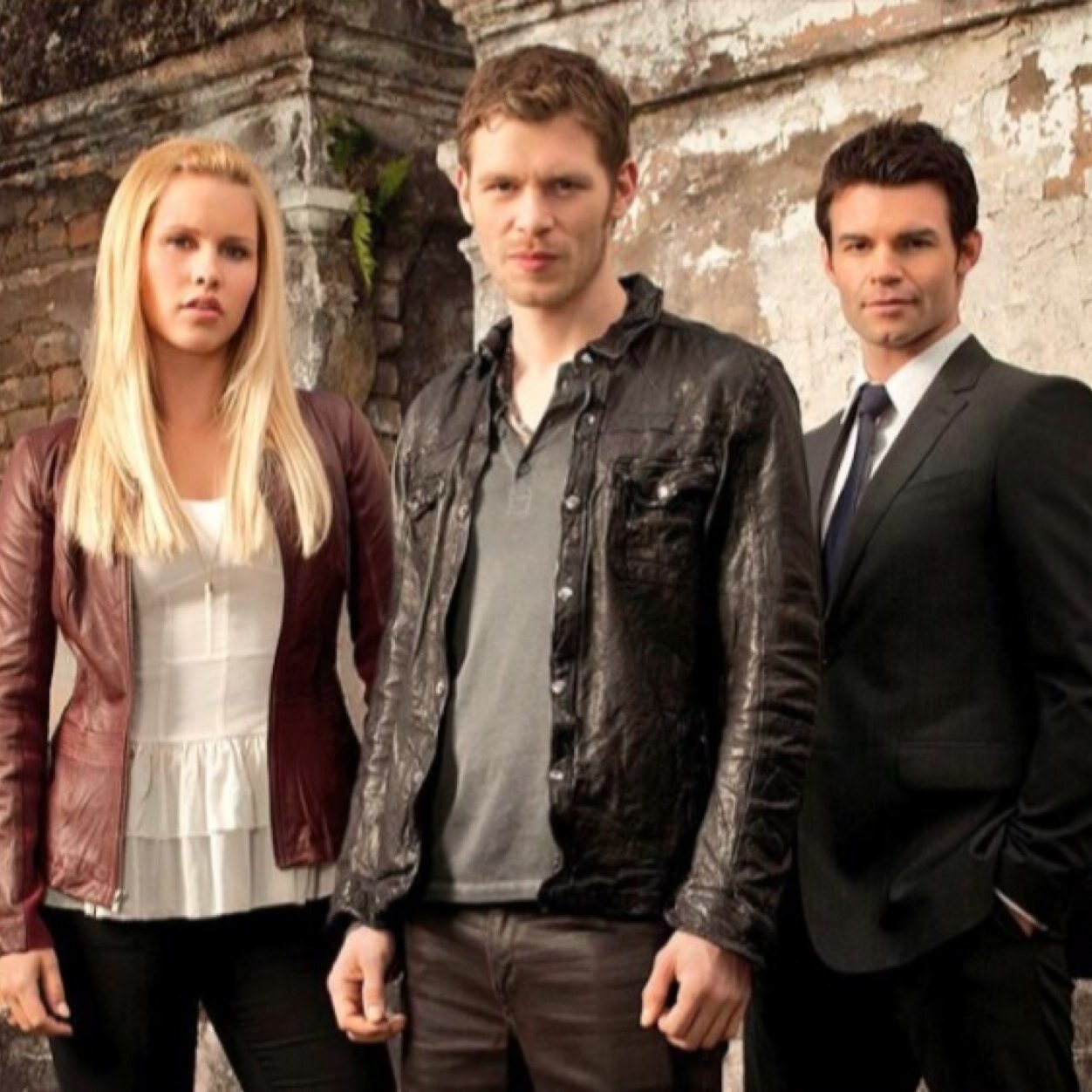 Here do you get everything you need to know about the show called The Originals and it’s lovely actors! #TheOriginals