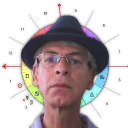 Consultor e Professor de Astrologia. Estudante de Cabala. Terapeuta e bom ouvinte.