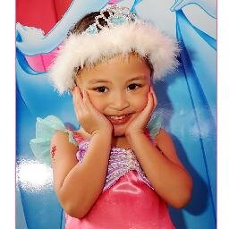 sensorVideograp's profile picture. Tuhan takkan pernah membiarkan dirimu terluka, Dia hanya ingin kamu belajar dari segala masalah. Percayalah padaNya.