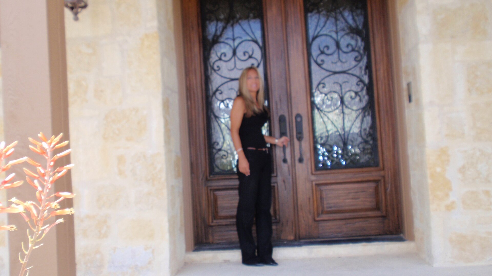 Kimberly Shoemake - KW Realty, Hill Country and North San Antonio Texas. 20 years of real estate experience - provides personal service from start to finish!