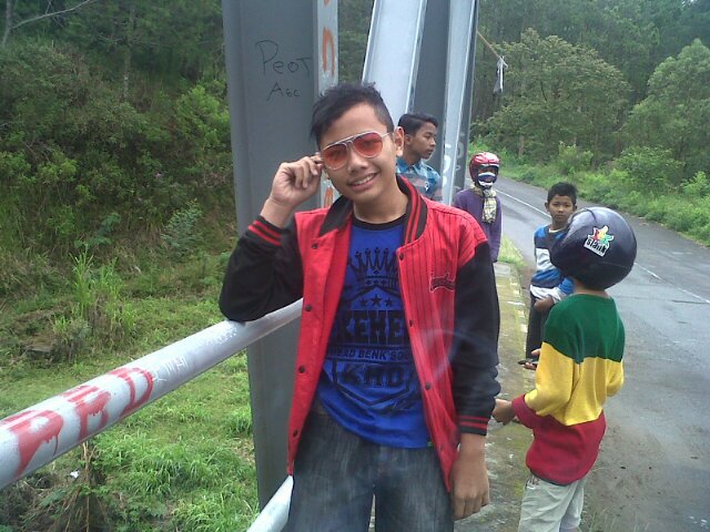 KhikyRhafastara's profile picture. Berbuat Hal Baik Melakukan Hal Yang Pernah Ku Lakukan Melawan Rasa Takut Itulah Mimpiku,Prinsip Ku Jangan Lah EngkaU Putus Asa PastI ada Celanya Juga , kiLaverZ