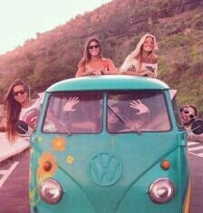 SA Girl, Hates School, Can't wait to go to the beach again!! My nick name is Nikky
