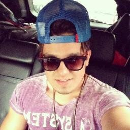 Não há distância pro amor, e se a saudade apertar, Procure no céu a estrela que mais brilhar.... Ela sera o meu olhar @LuanSantana