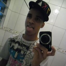 “Mas na real eu tenho nojo desse bonde moralista, mesquinho e preconceituoso.”