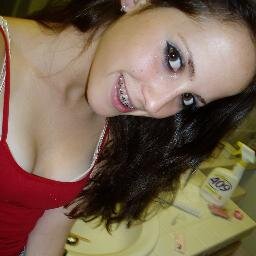 Jeune demoiselle de 20ans, bi, libertine, cherche à profiter de la vie autant qu'elle peut. #sexe #bi #libertinage cherche #soirées libertines