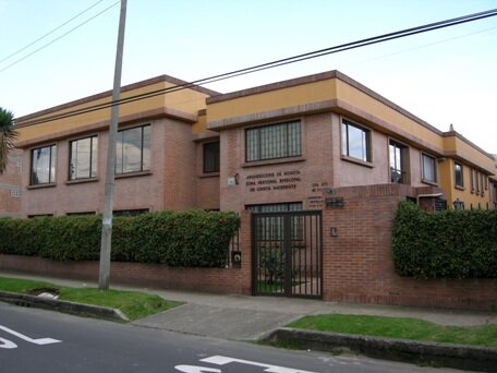 El 5 de enero de 1968 la Arquidiócesis de Bogotá dividió el territorio urbano en Vicarías Locales.