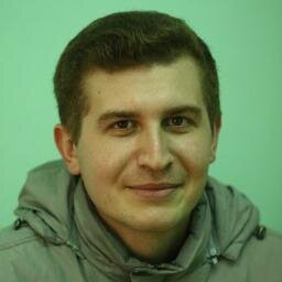 Смотрю футбол (фанат Шахтера и Милана), слушаю рок, играю в покер, смотрю сериалы, люблю черный юмор, хожу в качалку! В общем всего по чуть-чуть)