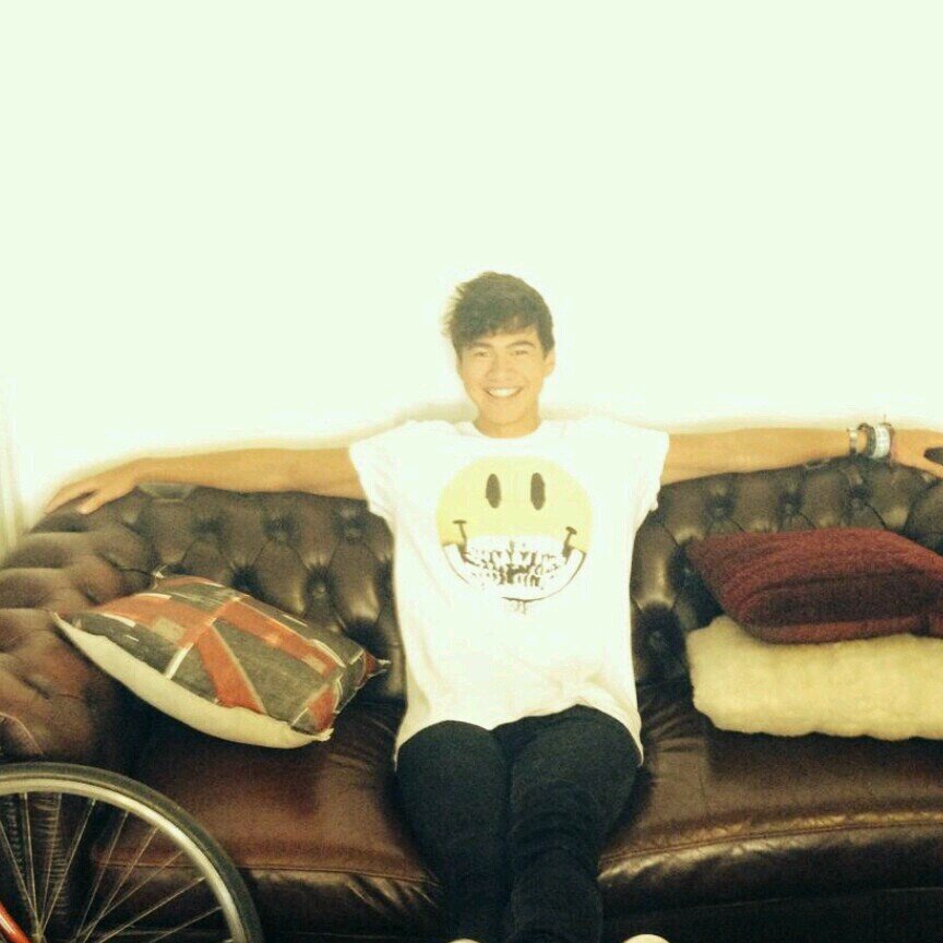 Calum Hood is in the hood.