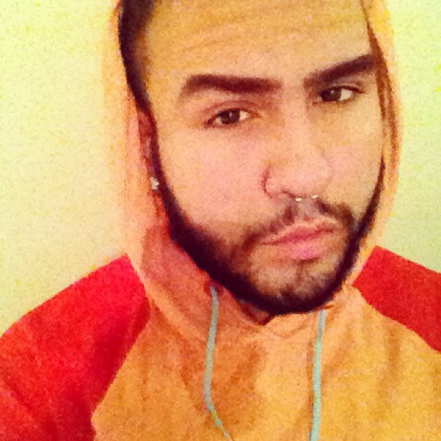 21 
Fashion student
Future grammy award winner
@gramy_winner21