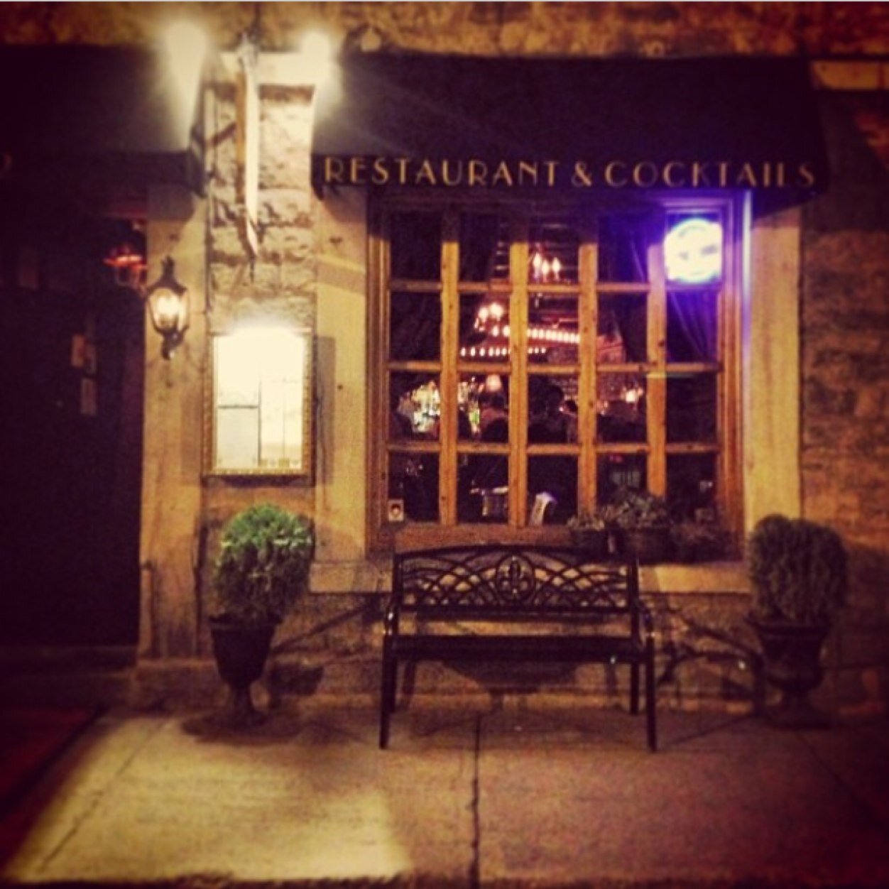 Love what you do & the rest will follow! Vibrant restaurant in Old Montreal representing 'terroir'...Qui dit terroir, dit terre, patrimoine, traditions...