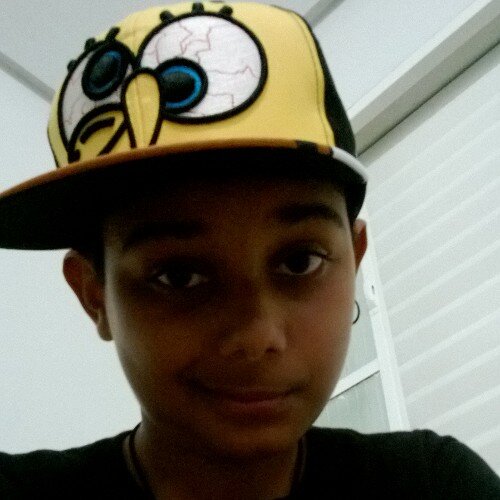 Abençoados os que possuem amigos, os que os têm sem pedir.  Porque amigo não se pede, não se compra, nem se vende.  Amigo a gente sente!