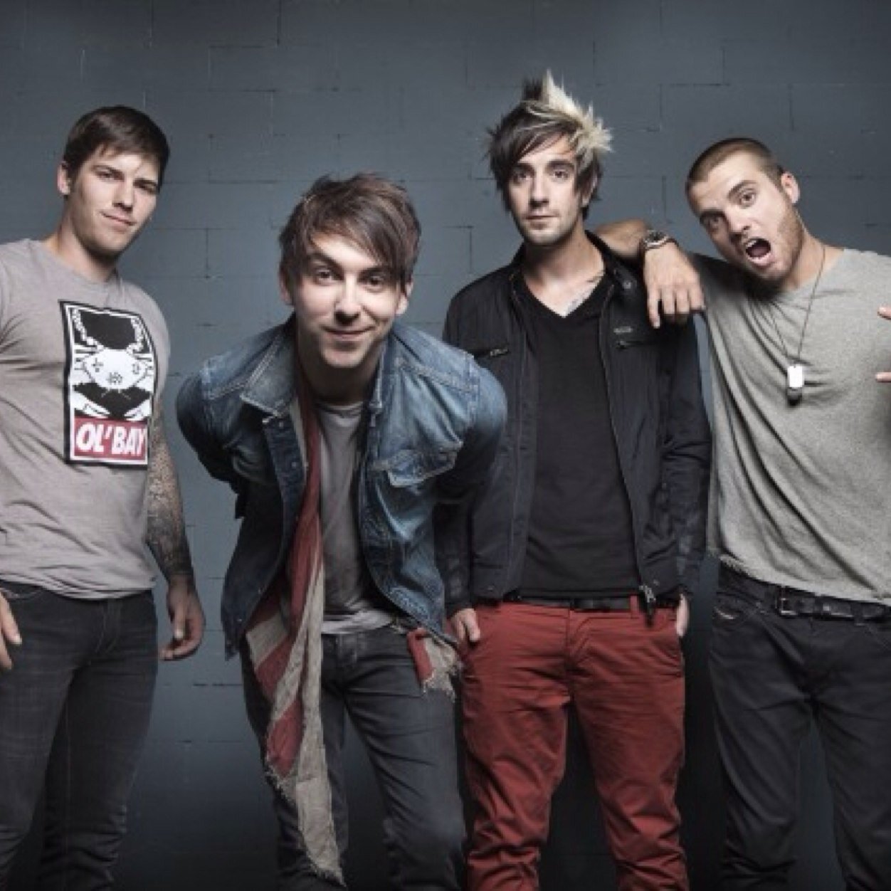 I LOVE @AllTimeLow!! @AlexAllTimeLow, @JackAllTimeLow, @zackalltimelow and @riandawson are my idols!!