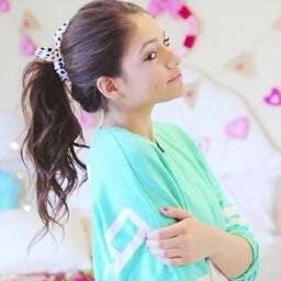 I'm 200 % Motavator. I love Bethany Mota and all Motavators. ♥♥♥♥♥