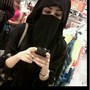 ‏‏‏‏‏عارفه ، فاهمه ، شايفه ، ساكته !     بس م أحب أوجع راسي ~o)~
‏‏‏‏