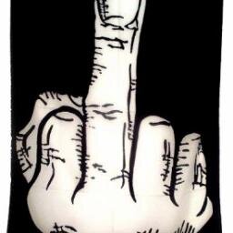 Je suis quelqu'un qui follow tout ce qui passe... Et aussi ceux qui me follow :)