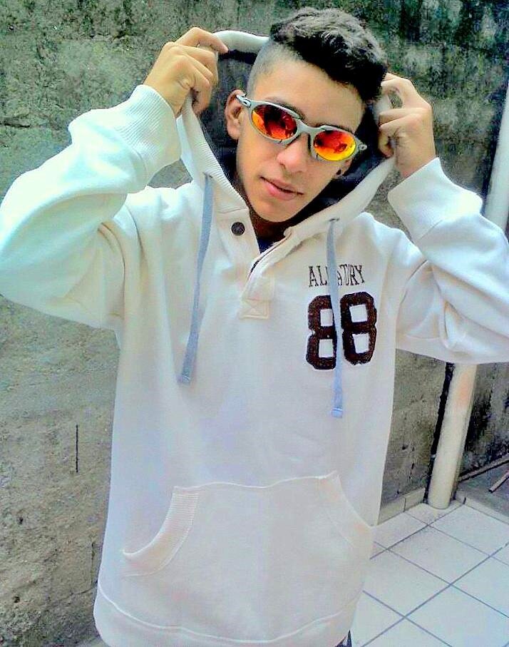 LCarvalhex's profile picture. https://t.co/kcwLTtvlTN facebook assinem 3