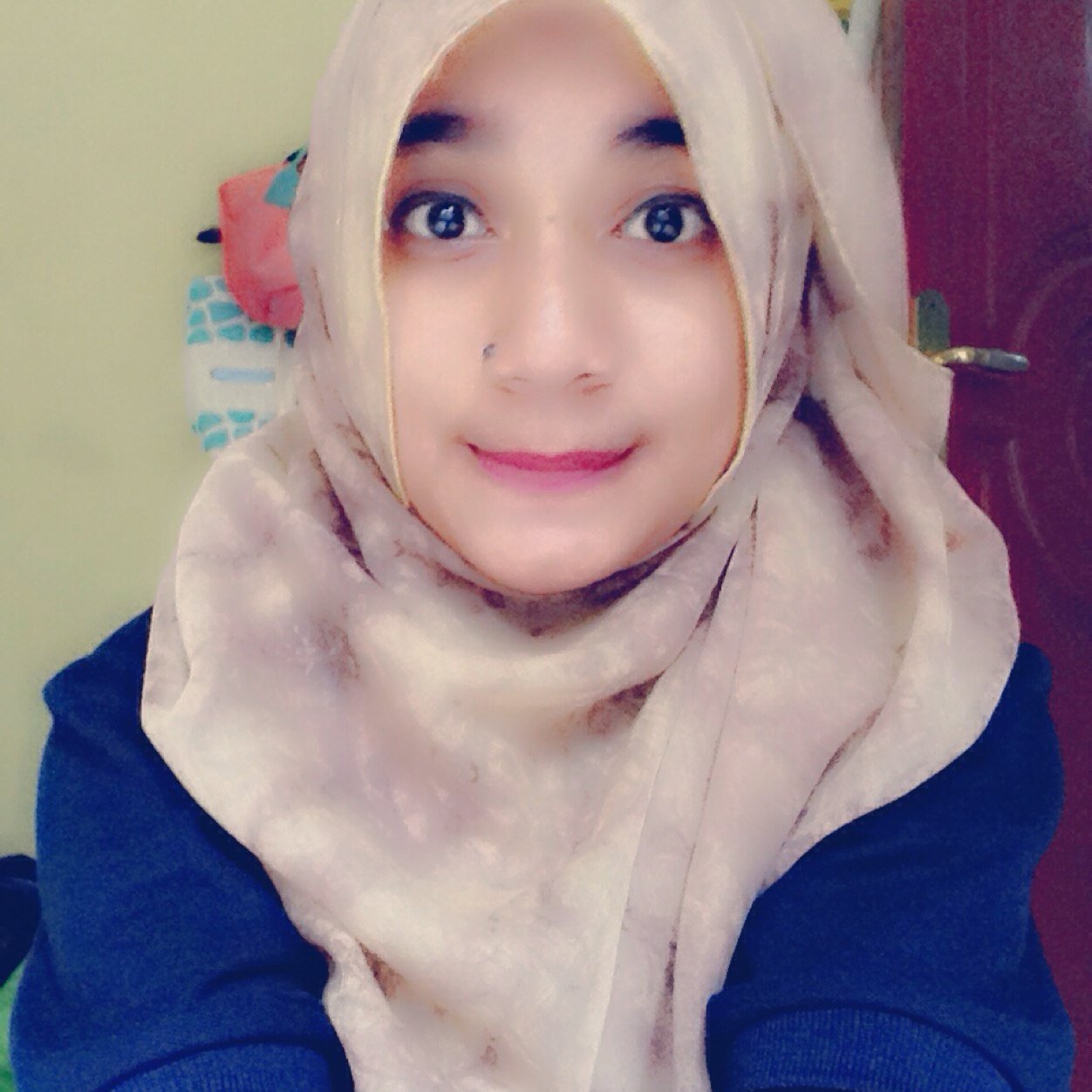 Moslem | creative of @netmediatama | wanna be a good child, woman, wife and mom | addicted to mecca ♥