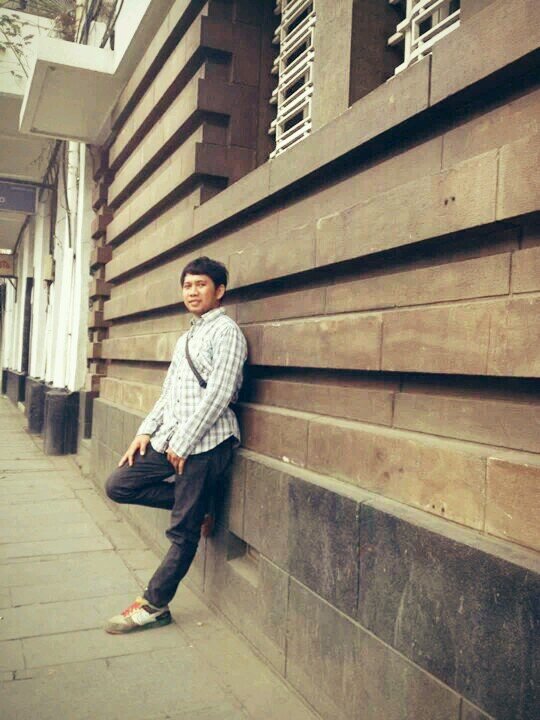 jangan malu hidup sederhana :D. pin 74FB0851