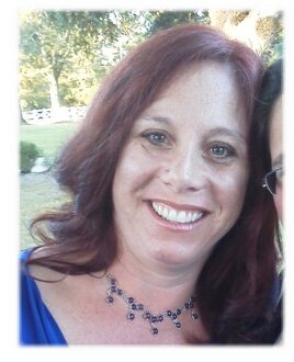 Mom, artist, wife, peace loving birth junkie.