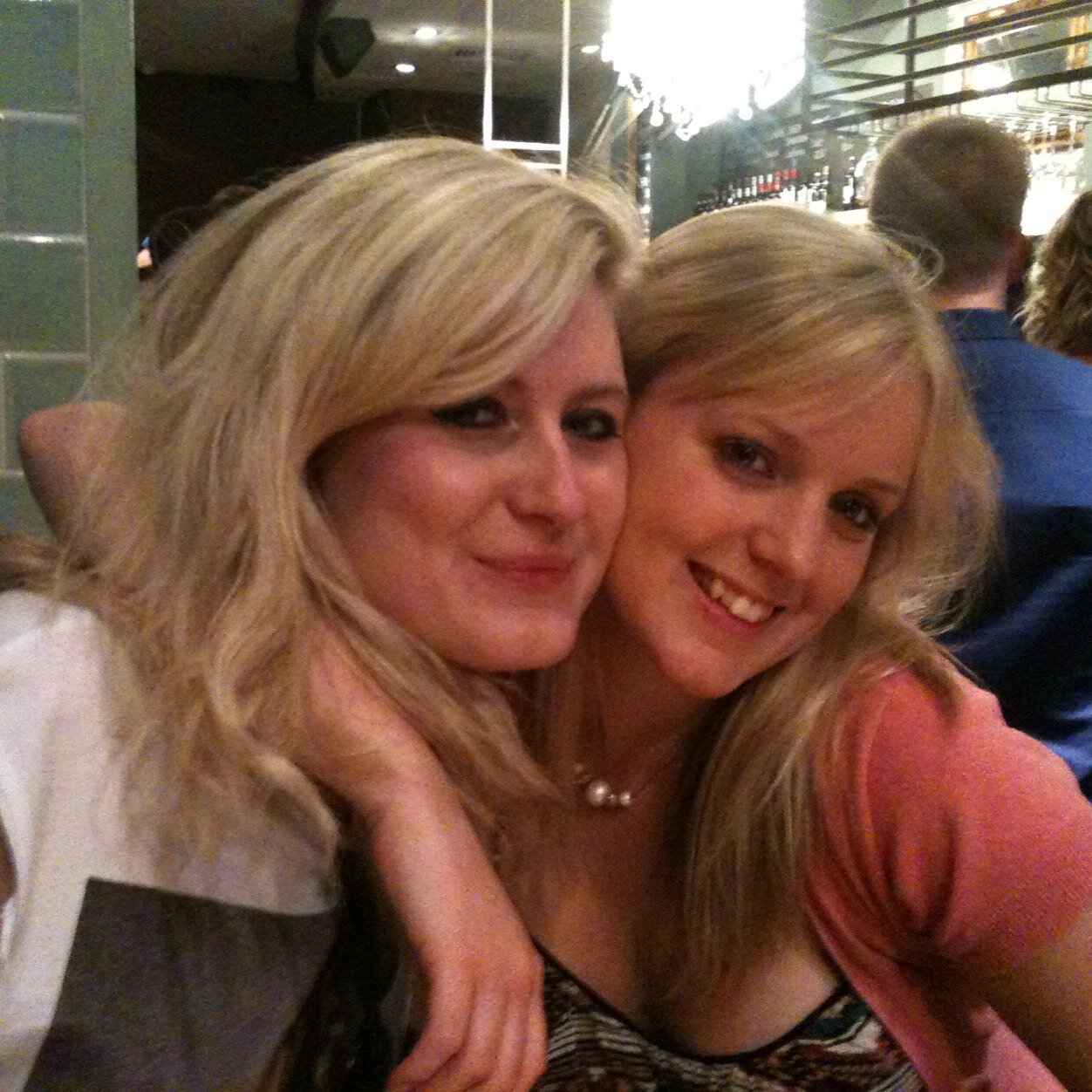 SamanthaMalvern's profile picture. Cat lover and owner of @insideoutgifts