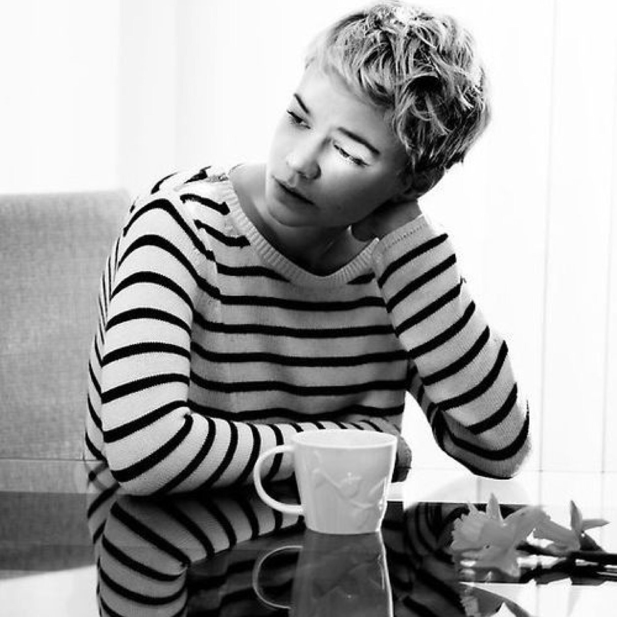 17 years old,dreaming of becoming a doctor,very curious,tea addict,and many other things{femalejohn|Single|johnlock|rp from age 17-25}