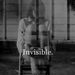 15 años, defino mi vida en 4 palabras:
Llorar, depresion, tristeza, problemas.
Soy invisible para muchos, estoy emocionalmente vacia y sola en la vida.