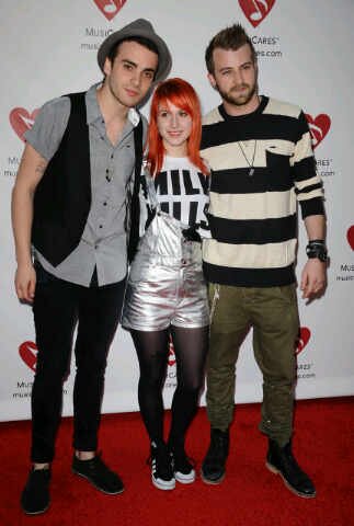 PARAMORE_Night's profile picture. TRIBUTE TO PARAMORE, and All about paramore shows,Rini +62 813-1937-3354 Didi 083899554422