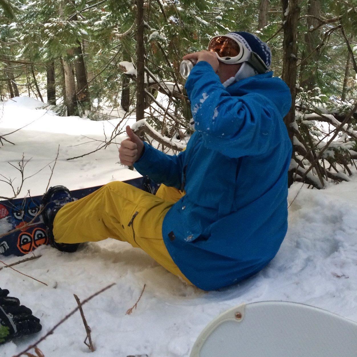 I was born in New Zealand and am now living in the great white north. Snowboarding is my life.