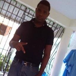 Dee Piie cOmo soldadito de plomo,, sin miendo anada,, siempre con papa dios,, adicto al baloncesto,,, voy hacer grande de poder en esta vida prometido palomo .