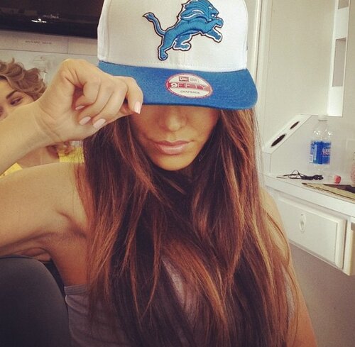 QuintaBowness's profile picture. That awkward moment when you fail at being mad at someone because they make you laugh.