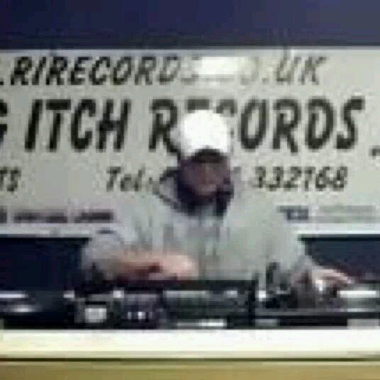 kickmydog1980's profile picture. bedroom dj with a love for dnb and jungle. F1 fan