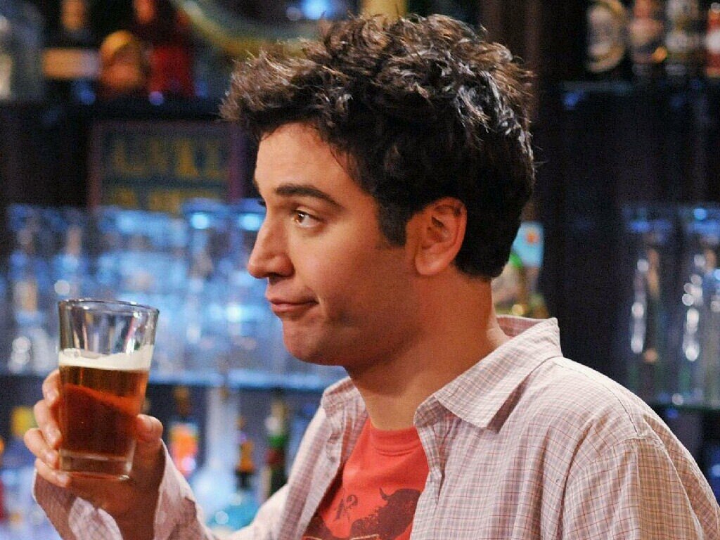 Chicos, soy Ted Mosby, arquitecto, no me como una rosca pero no me falta la fé, nos vemos en 2030 fieras