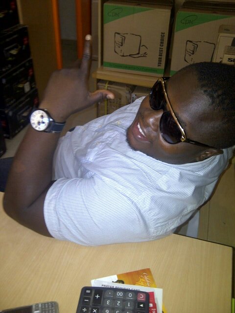 Am harrison u already no that , am a simple going person , love to show love to people , I love my mum am single but I believe when I won't when I found