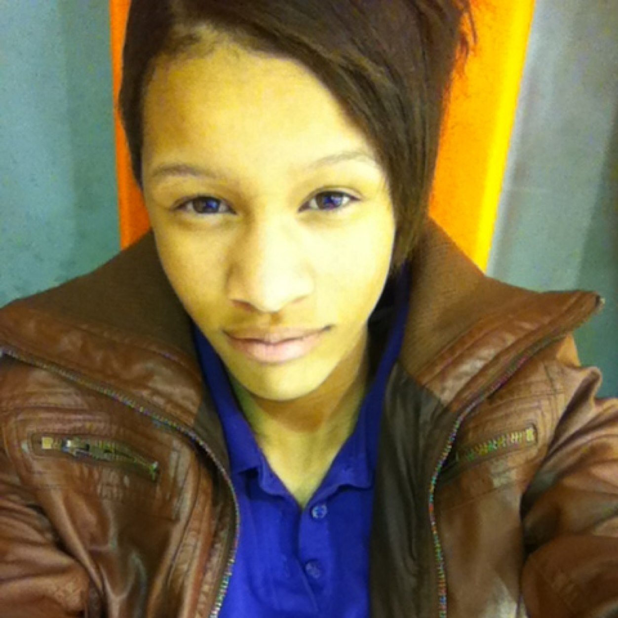 Im myangel im 15 born 98 dec18 i like M.B dope_star_1_,Raytrendyme,DoubleRbandz, Princemisfit no more no less mean no one taken out no one added. i want to sing