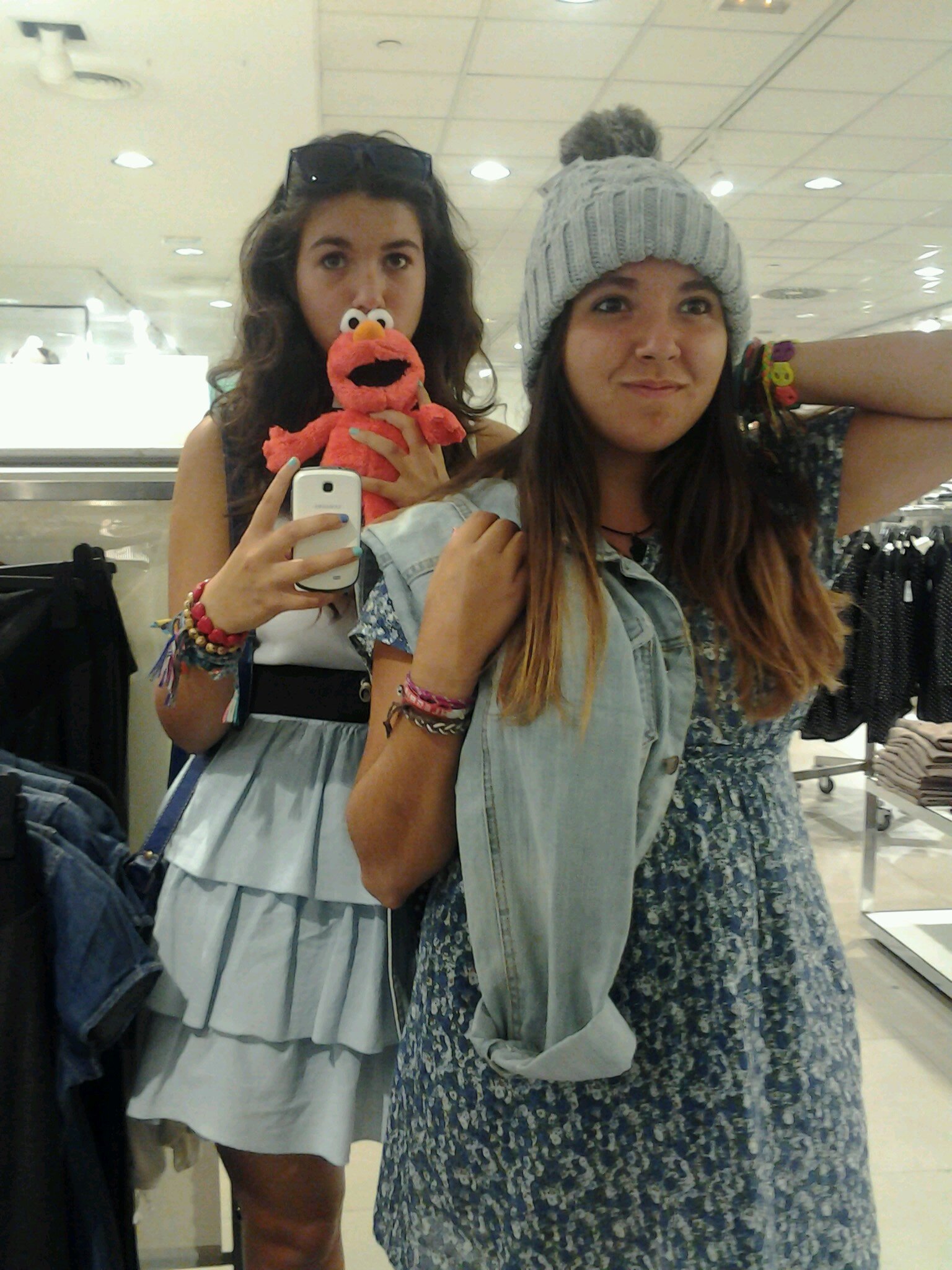 sonríe,que vale la pena. @agusm96