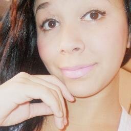Deus em minha vida me faz assim , uma menina simples e amada ♥