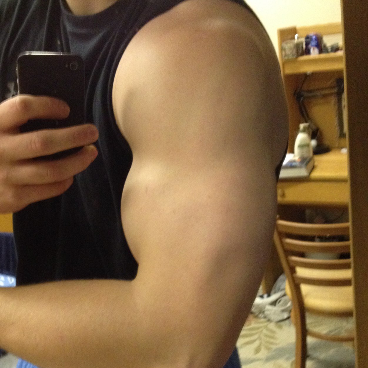 Follow for tips and advice on bodybuilding and fitness. Will answer all questions and follow back. No bullshit